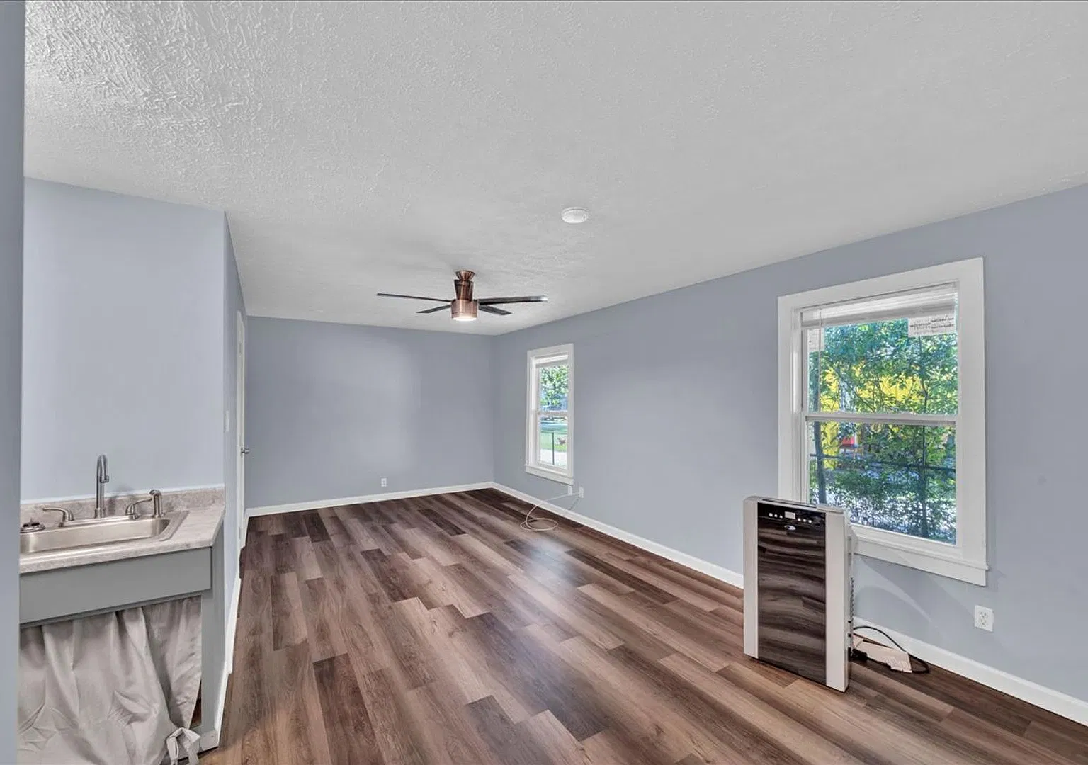 Updated Studio Apartment with Utilities Included Macon, GA — Photo 1