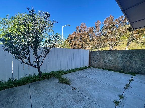5th image of 175 N Spruce Ave