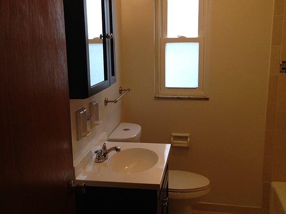 3rd image of 4937 Fuller Dr