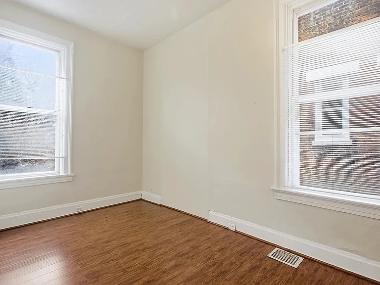 122 E University Ave #1 — Photo 6