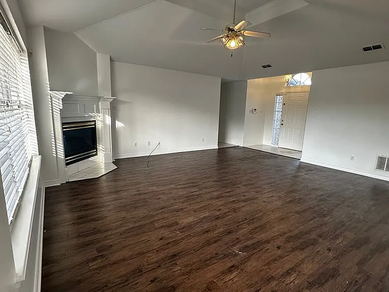 3800 Fern Ridge Dr — Photo 3