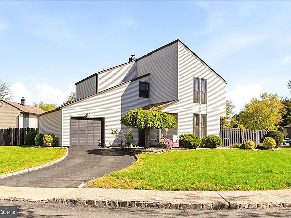 2nd image of 24 Robertson Rd
