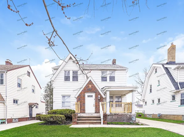 8216 Bauerdale Ave, Parma, OH 44129