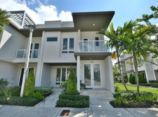 10570 NW 63rd Ter, Doral, FL 33178
