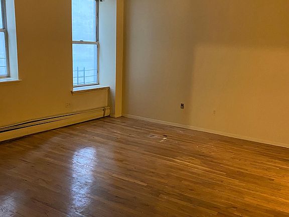 3rd image of 2146 Vyse Ave #325