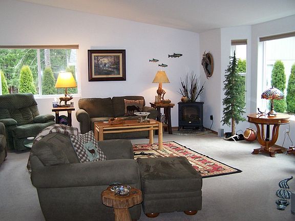 2nd image of 40 E Tintagel Pl