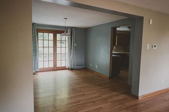 5th image of 4 Oakridge Dr