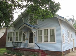 160 N 3rd Ave, Canton, IL 61520
