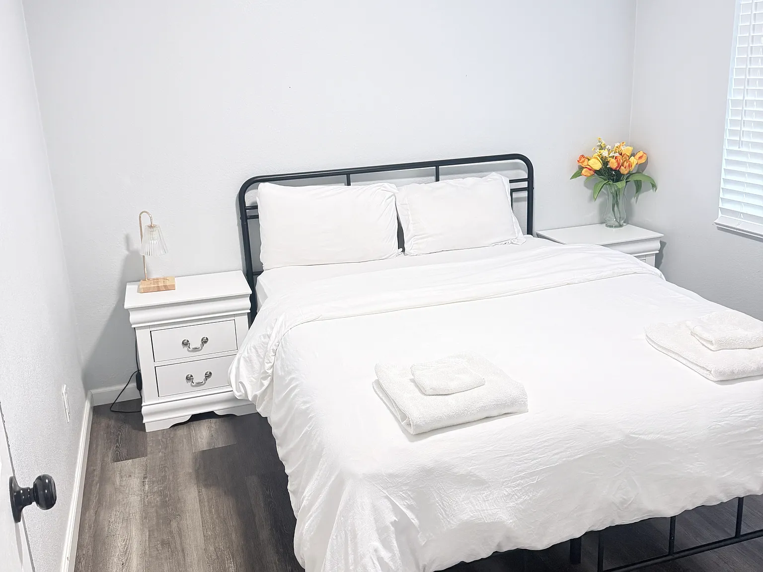 2 bed, 500 sqft, $2,200 — Photo 4