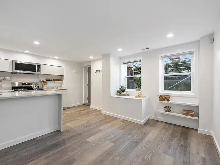 1409 W Superior St #G — Photo 2