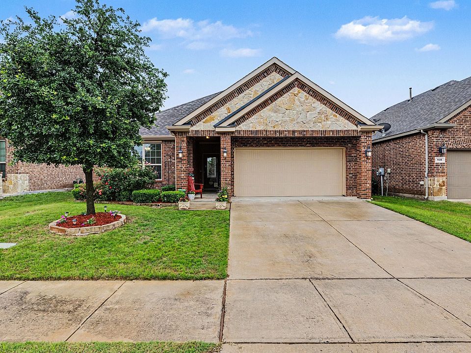 1st image of 820 Lake Sierra Way