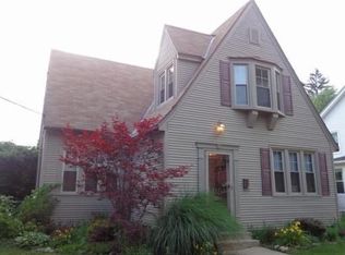 58 Gillette Ave, Springfield, MA 01118