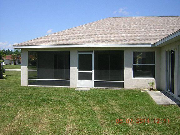 3rd image of 2321 SE Charleston Dr