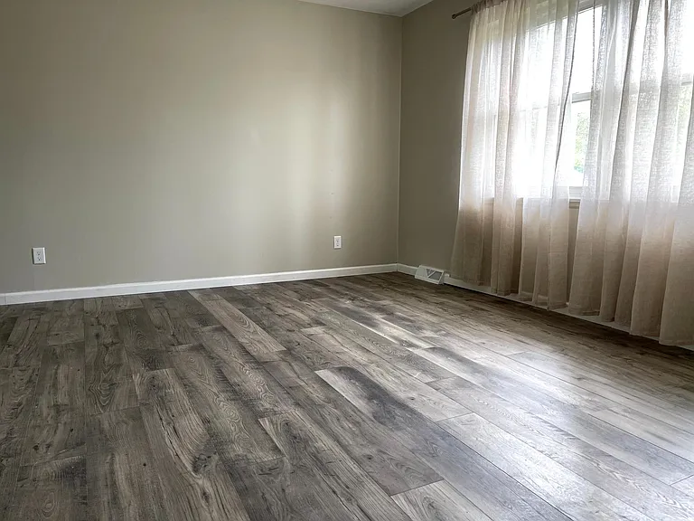 670 Village Place South Dr — Photo 3