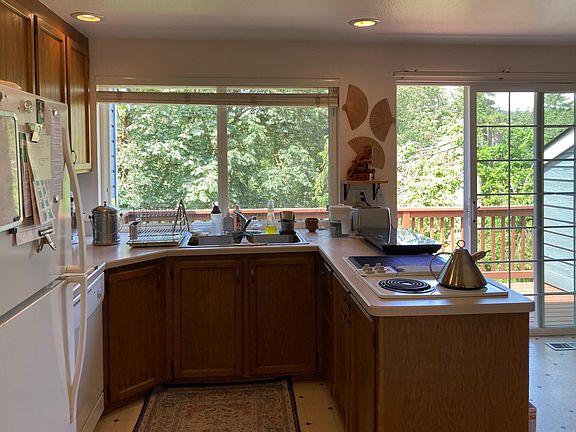 4th image of 19109 Kenlake Pl NE