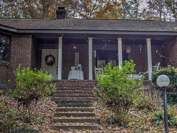 5th image of 702 Lake Hills Dr