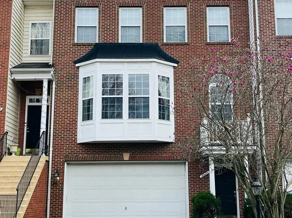 8829 Blue Royale Ln, Fairfax, VA 22031