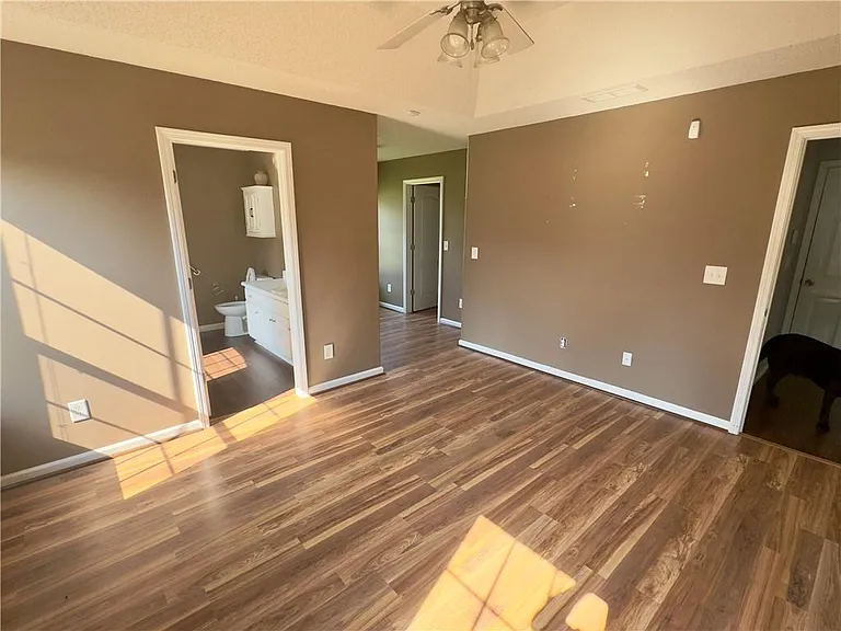 211 Lucas Way — Photo 11