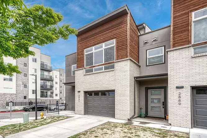 Building Photo - 2891 W Parkside Pl