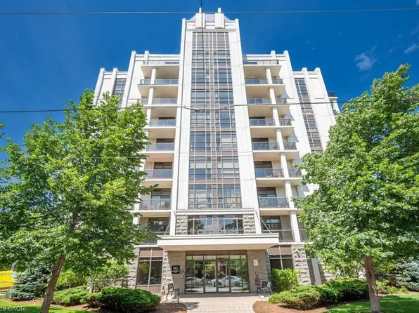 90 Charlton Ave W #302, Hamilton, ON L8P 0B4