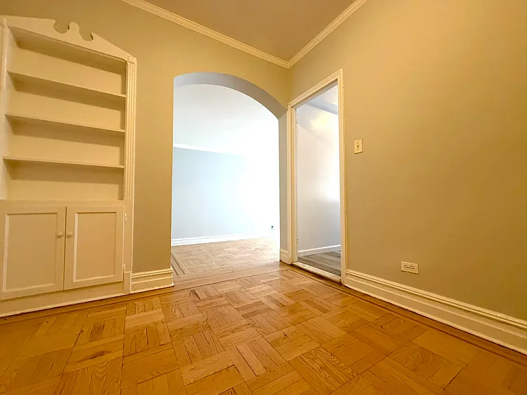 1901 Avenue N #5E — Photo 3