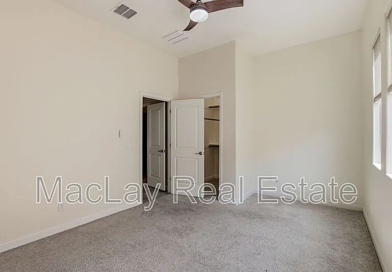 1142 E Bajor St — Photo 24