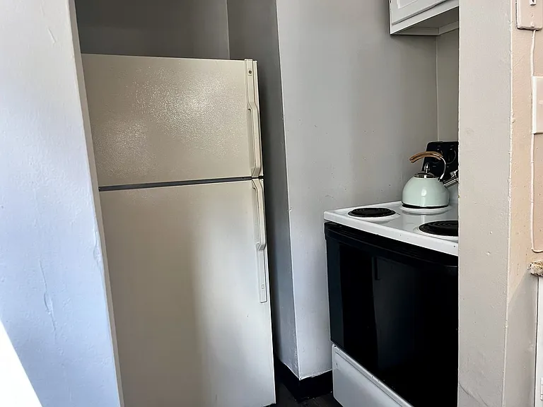 5747 Holden St — Photo 14
