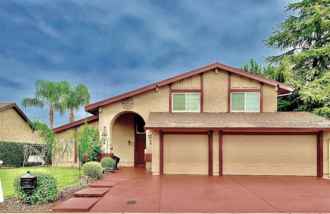1109 Northgate Dr photo 1