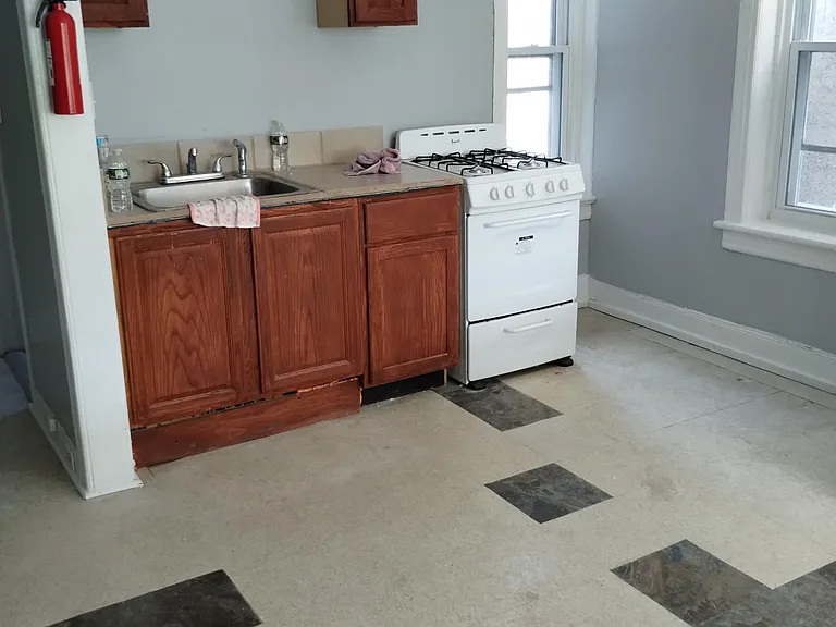 30 Jarvis Pl — Photo 5