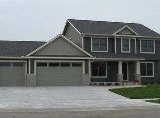 2263 Scenic Point Dr SW, Rochester, MN 55902