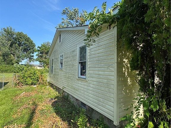 3rd image of 4919 S 32nd St