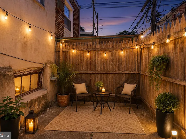 2435 Fitzgerald St — Photo 16
