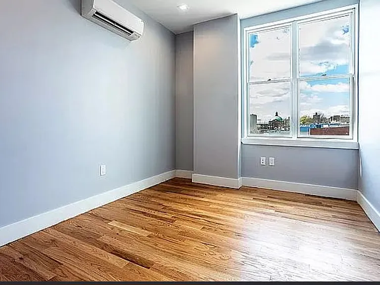 2176 Bergen St — Photo 2