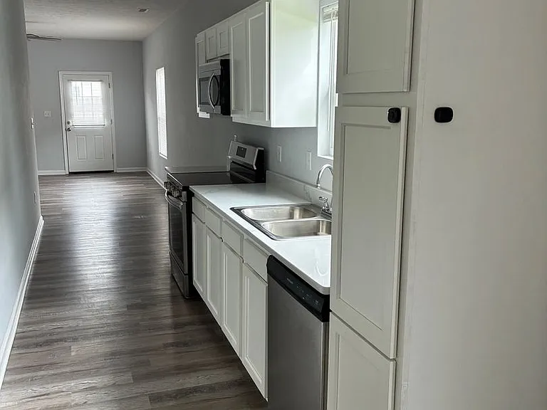 1431 Wigwam Ln — Photo 4