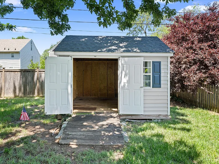 6912 Dartmouth Ave — Photo 38