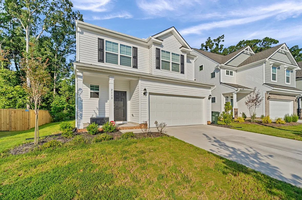 4 bed, 2.5 bath, 1940 sqft, $6,000 — Photo 1