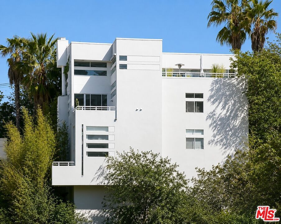 1st image of 3811 Glenridge Dr