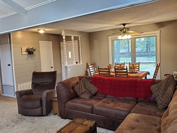 3rd image of 211 County Road 492