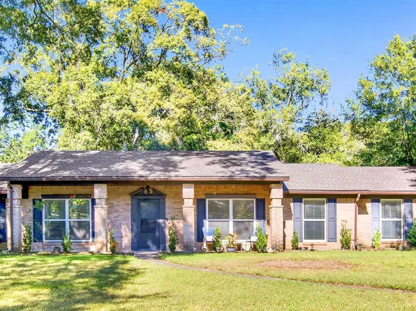 5758 Fairwood Dr, Mobile, AL 36609