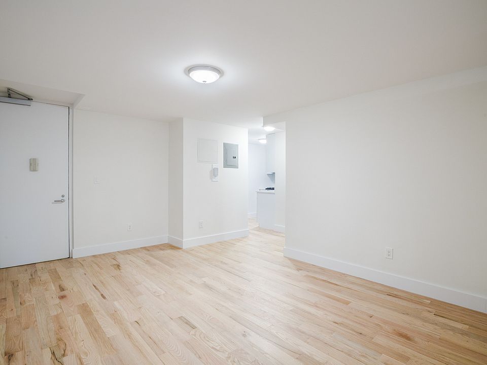 1st image of 230 E 44th St #B3f