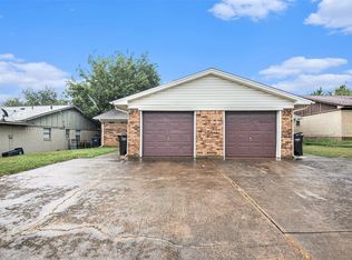 6817 W Cleburne Rd, Fort Worth, TX 76133