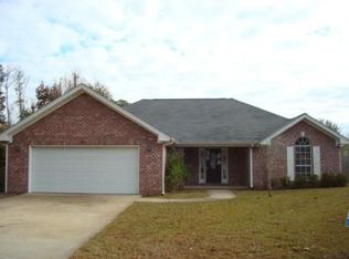 3420 N 6th St, Ocean Springs, MS 39564