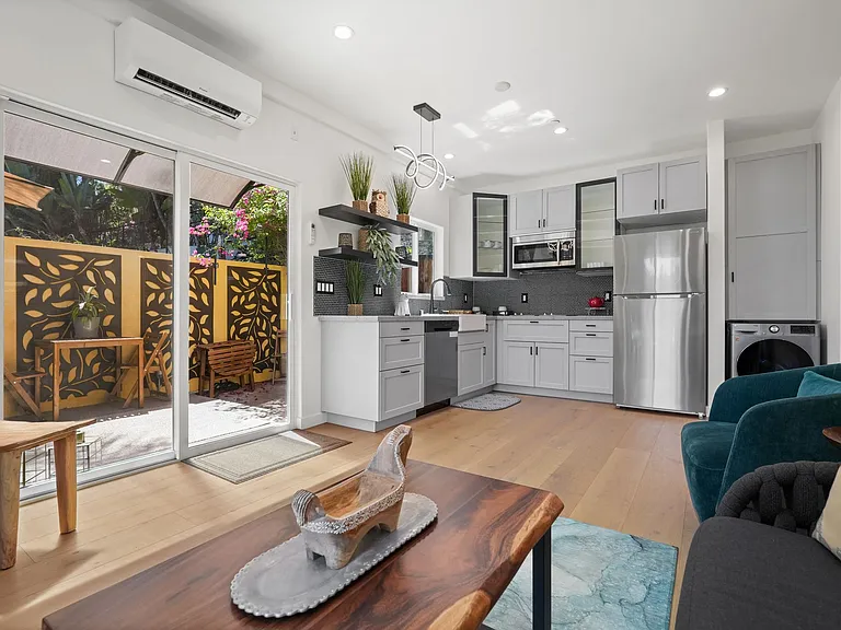2258 Helios Dr — Photo 4