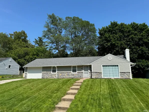 2828 Southridge Dr, South Bend, IN 46614