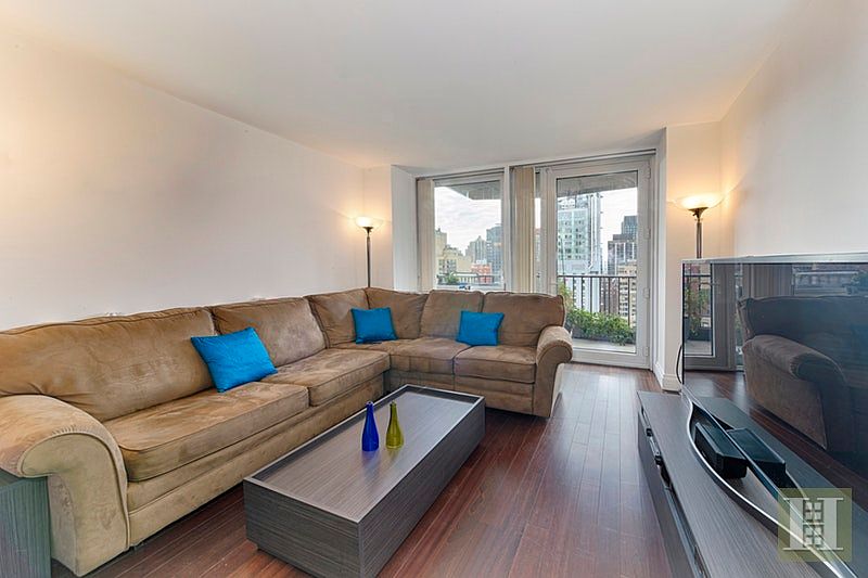 1st image of 211 E 46th St #33F