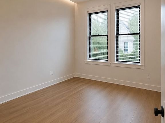 3rd image of 125 Arlington St APT 2