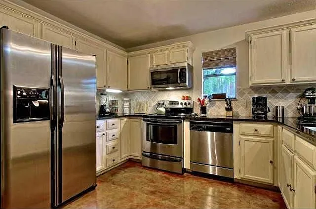 2218 Westlake Dr #2 — Photo 2