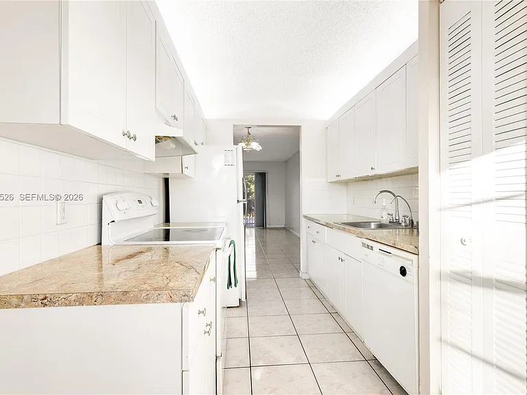 650 SW 124th Ter #214P — Photo 7