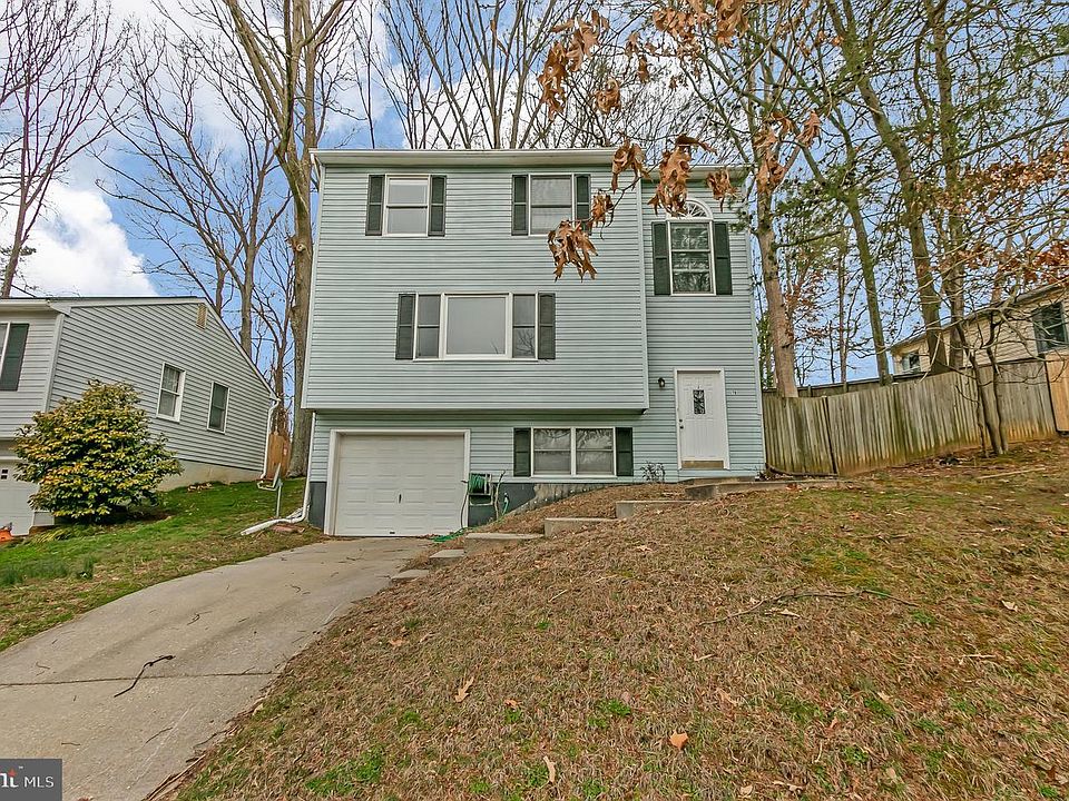 1st image of 70 Stratford Dr