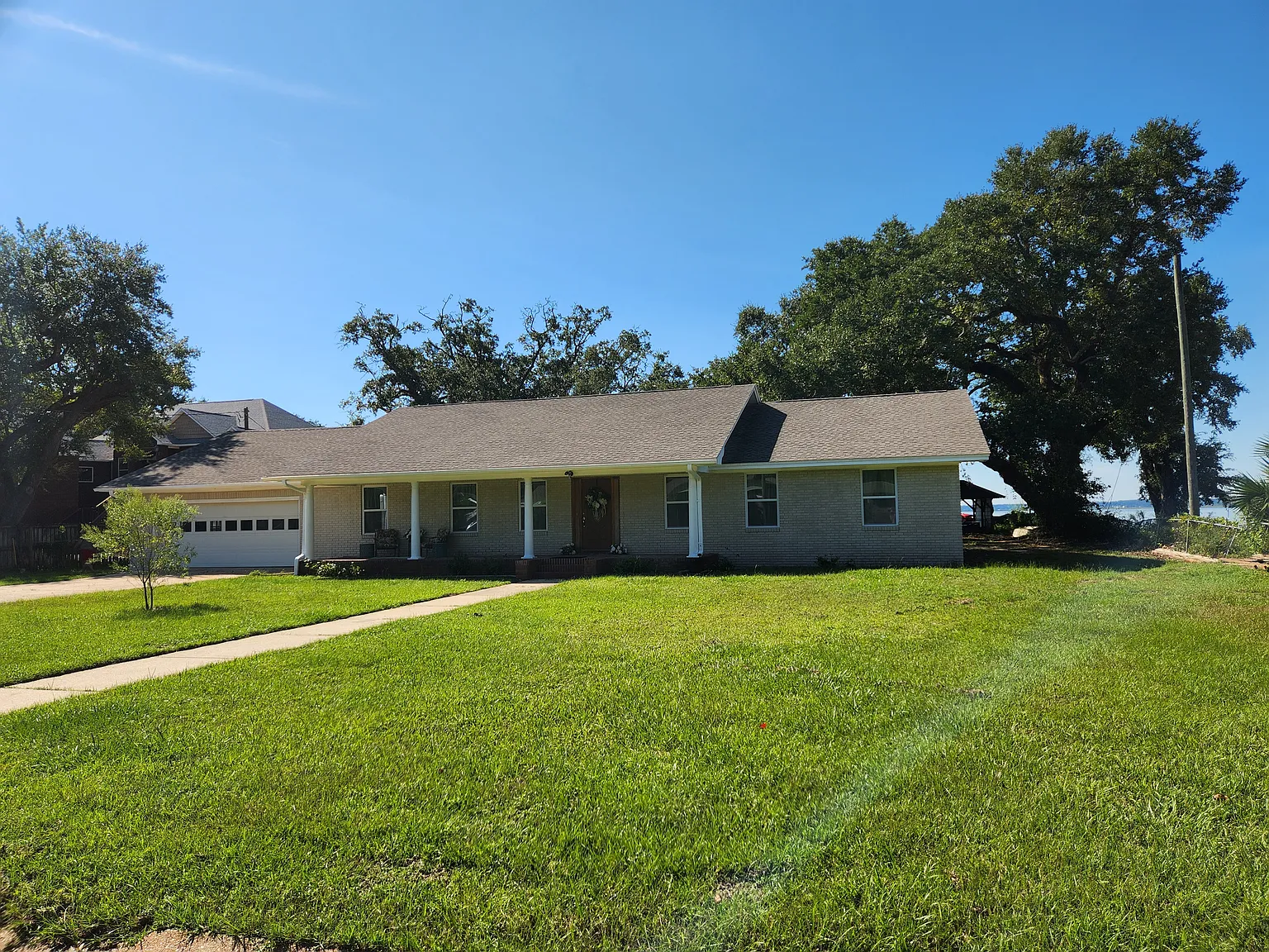 5 bed, 2989 sqft, $3,400 — Photo 2